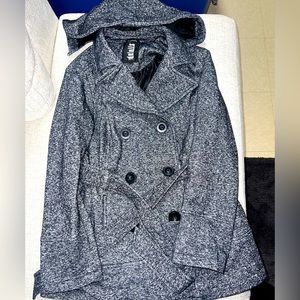 Women’s peacoat with belt